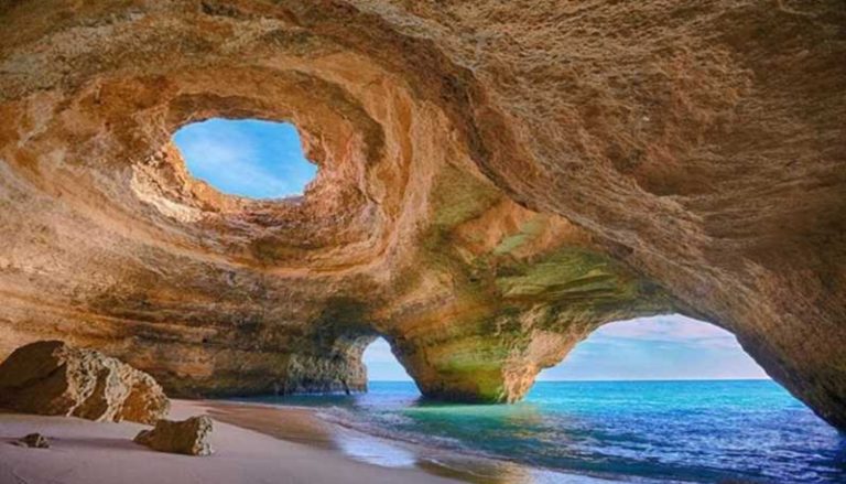 Turismo do Algarve, Lagoa e APECATE promovem sessão sobre Grutas de Benagil