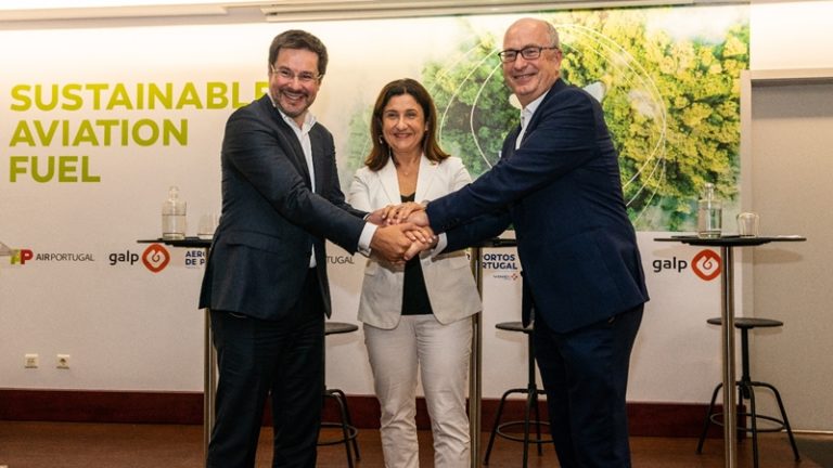TAP, Galp e ANA assinaram acordo para fornecer combustíveis sustentáveis para aviação
