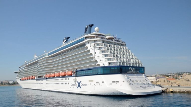 Celebrity Cruises elimina requisitos de vacinação nos EUA e Europa