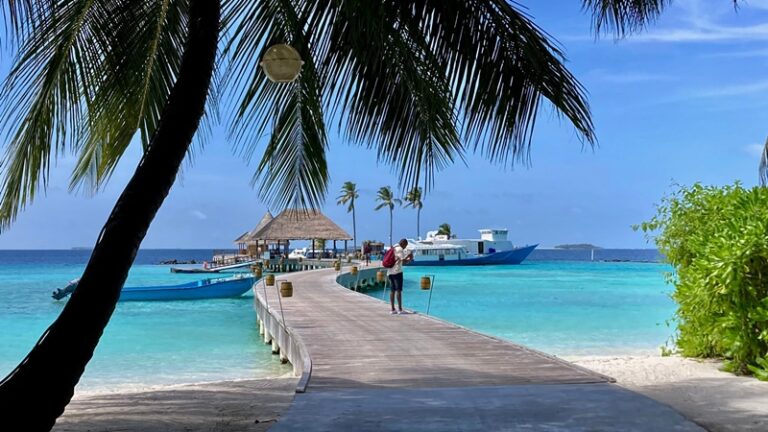 Fernando Bandrés explica como visitar as Maldivas “um país debaixo de água”
