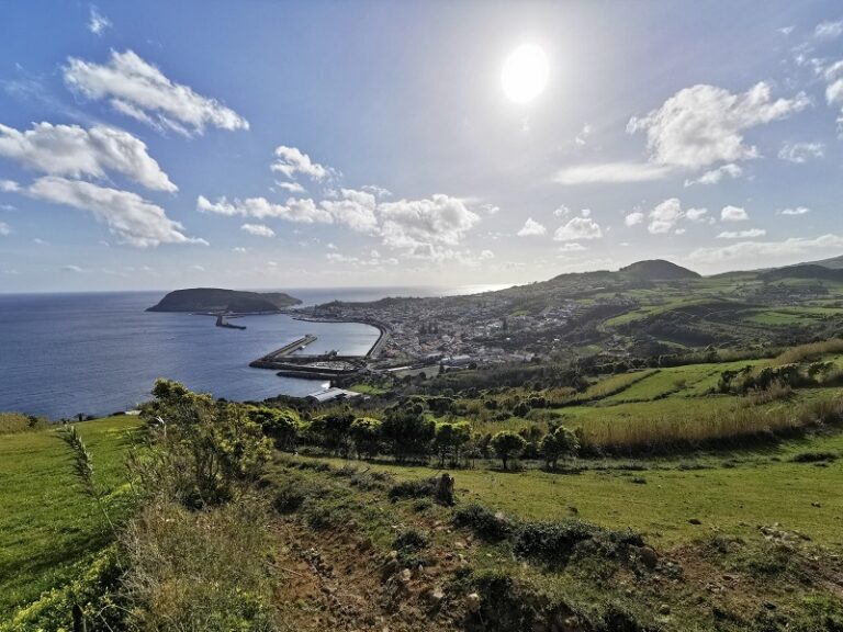 Governo dos Açores articula com SATA Air Açores reforço de voos interilhas para Pico e Faial