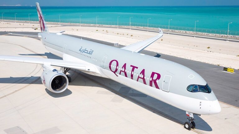 Qatar Airways aposta na Starlink para melhorar serviço de internet a bordo