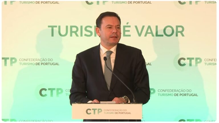 Em almoço da CTP: Montenegro promete decisão sobre novo aeroporto e privatização “a 100%” da TAP