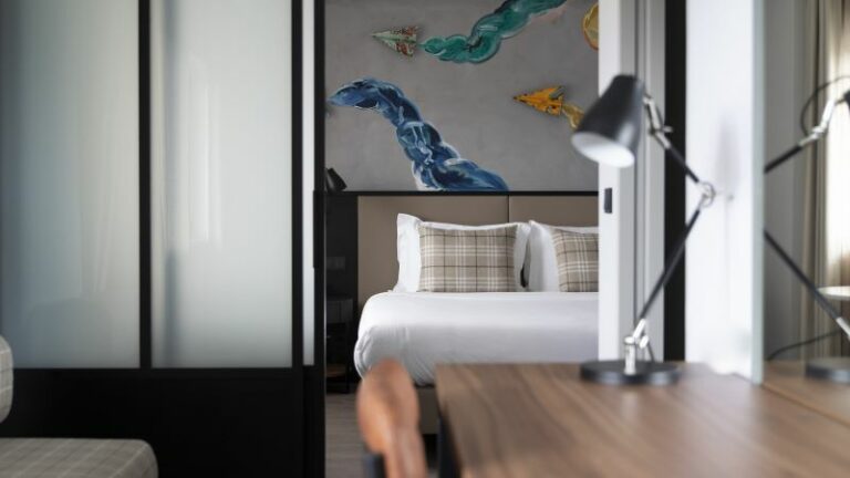 Hotel ibis Styles Lisboa Aeroporto abre inspirado no conceito “Voar”